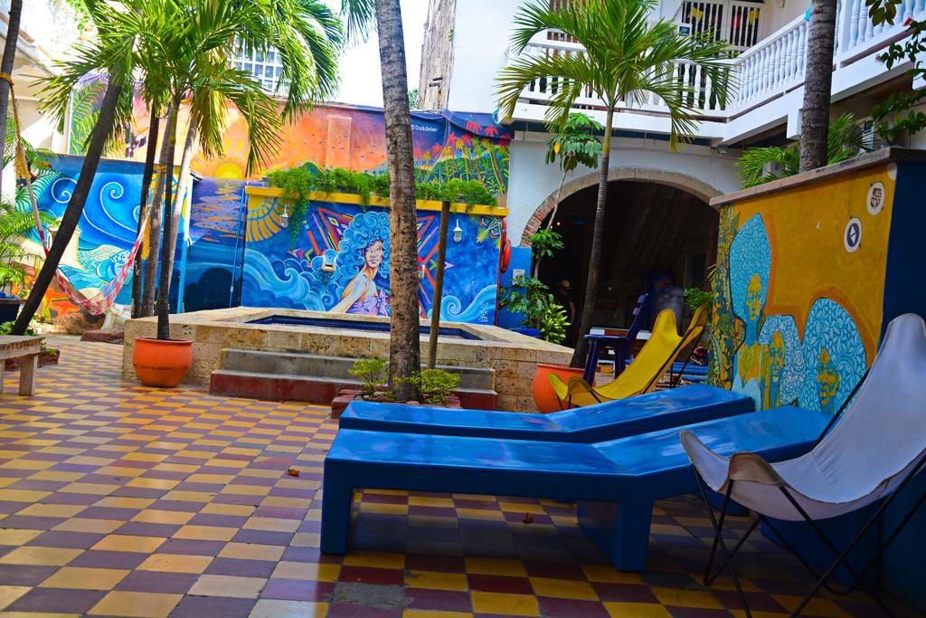 Party Hostel Cartagena Medialuna